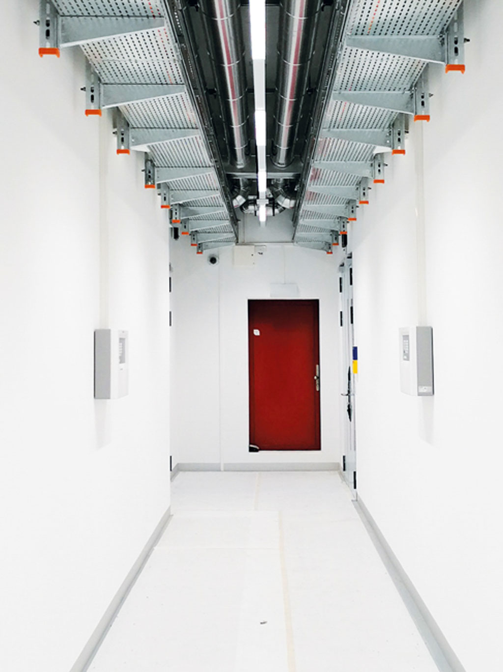 Transformation et création de nouveaux locaux pour un Centre Technique Swisscom à Lausanne, réalisé par l'atelier d'architecture MHArchitectes. ©MarielaHernandezArchitectes